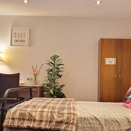 Mainfloor Spacious Room In Toronto Zewnętrze zdjęcie