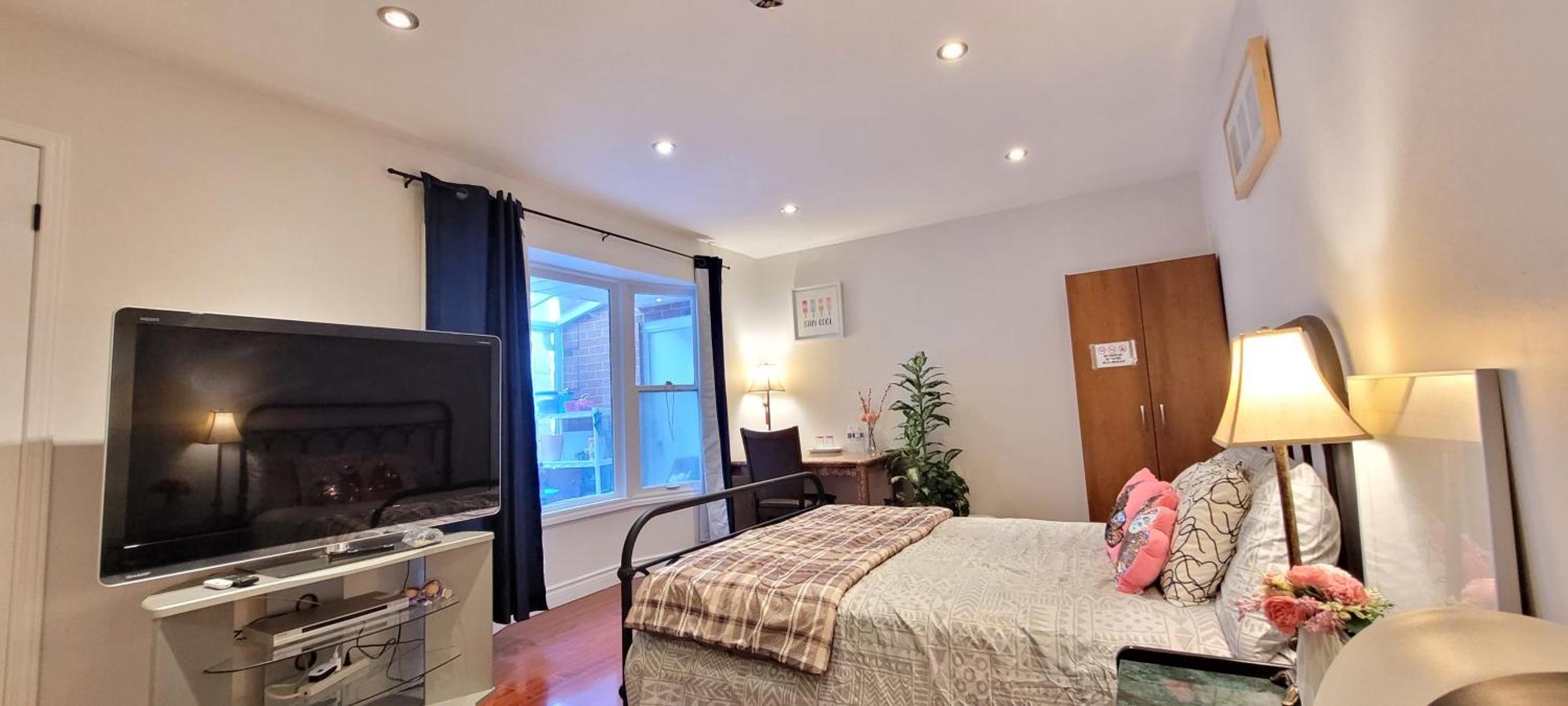 Mainfloor Spacious Room In Toronto Zewnętrze zdjęcie