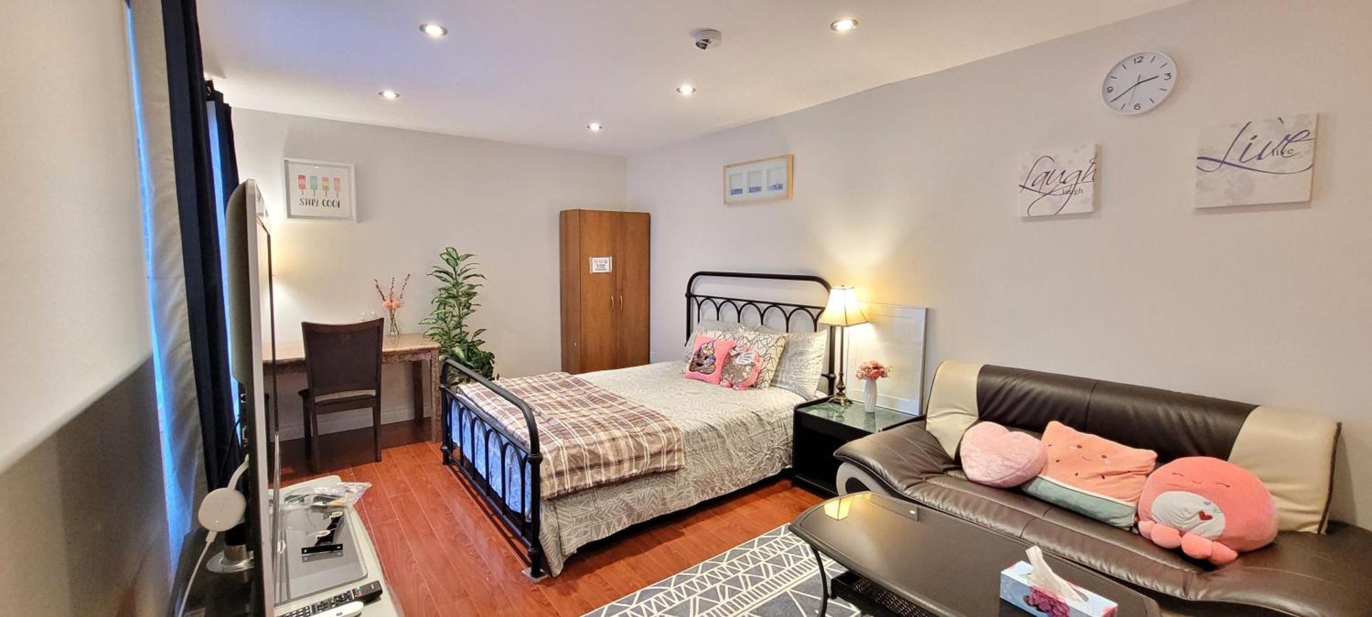 Mainfloor Spacious Room In Toronto Zewnętrze zdjęcie